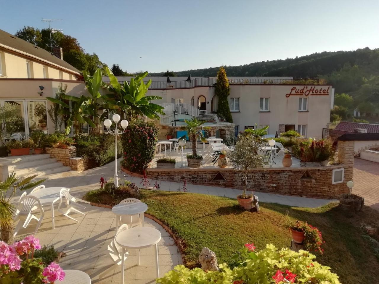 Lud'Hotel Savigny-les-Beaune Exterior photo